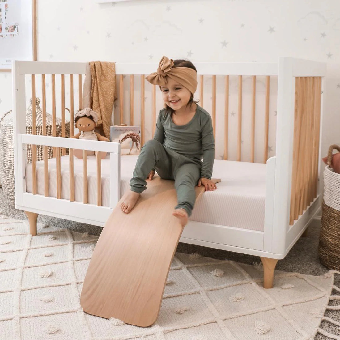 Navigating the Transition: Tips for Moving from Crib to Toddler Bed